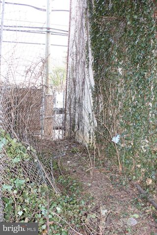 1602 W THOMPSON ST, Philadelphia, PA 19121