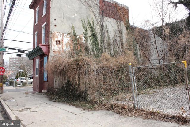 1602 W THOMPSON ST, Philadelphia, PA 19121