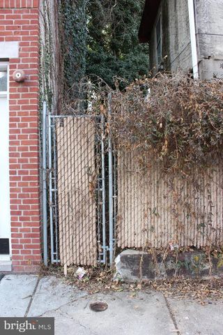 1602 W THOMPSON ST, Philadelphia, PA 19121