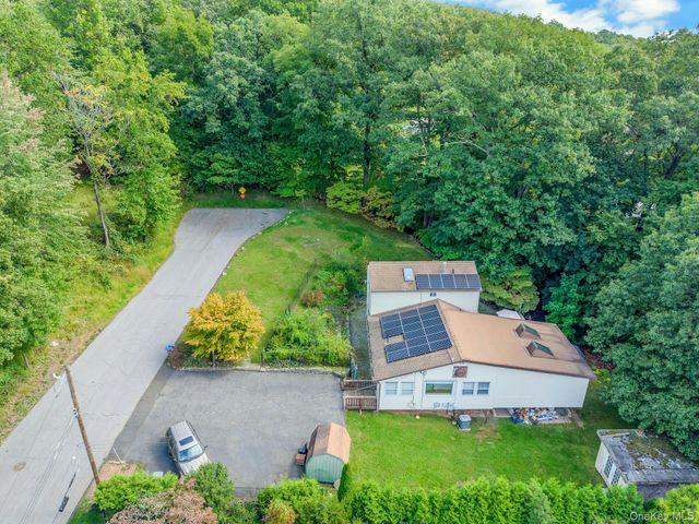 30 N Strawberry Hill Lane N, West Nyack, NY 10994