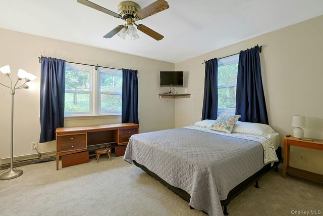 30 N Strawberry Hill Lane N, West Nyack, NY 10994