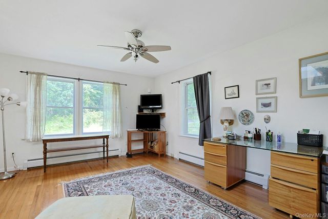 30 N Strawberry Hill Lane N, West Nyack, NY 10994