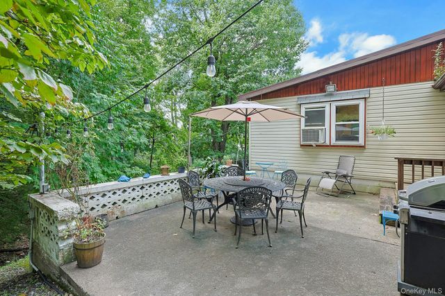 30 N Strawberry Hill Lane N, West Nyack, NY 10994