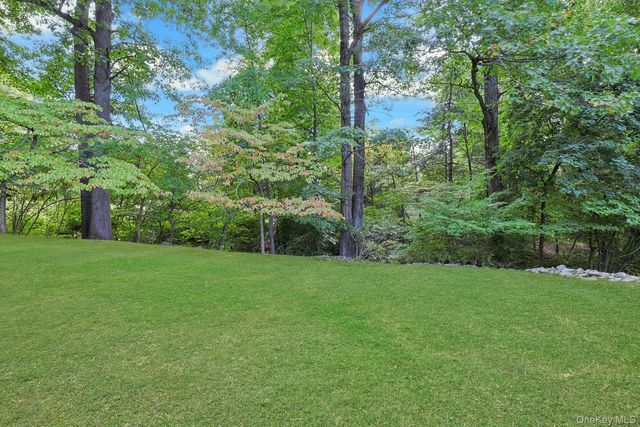 30 N Strawberry Hill Lane N, West Nyack, NY 10994