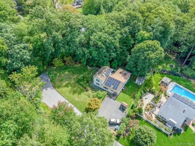 30 N Strawberry Hill Lane N, West Nyack, NY 10994