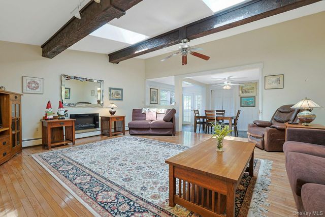 30 N Strawberry Hill Lane N, West Nyack, NY 10994