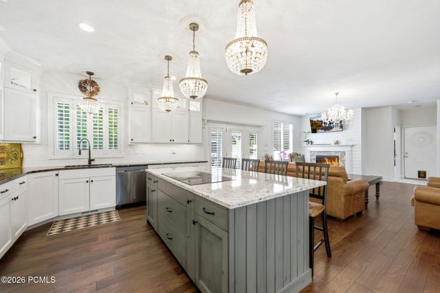 557 E Warm Springs Drive, Kaysville, UT 84037