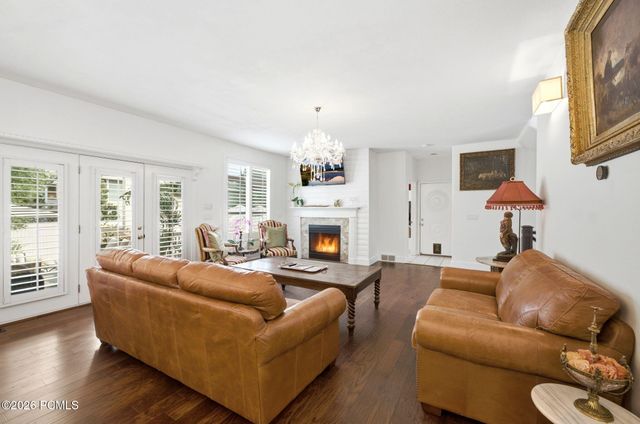 557 E Warm Springs Drive, Kaysville, UT 84037