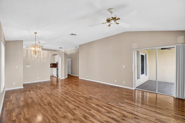 8410 Cargill Point Point, West Palm Beach, FL 33411