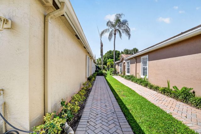8410 Cargill Point Point, West Palm Beach, FL 33411