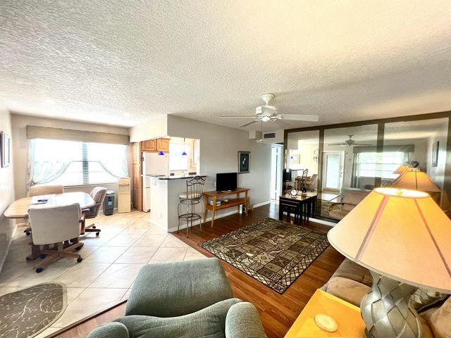 328 Farnham P, Deerfield Beach, FL 33442