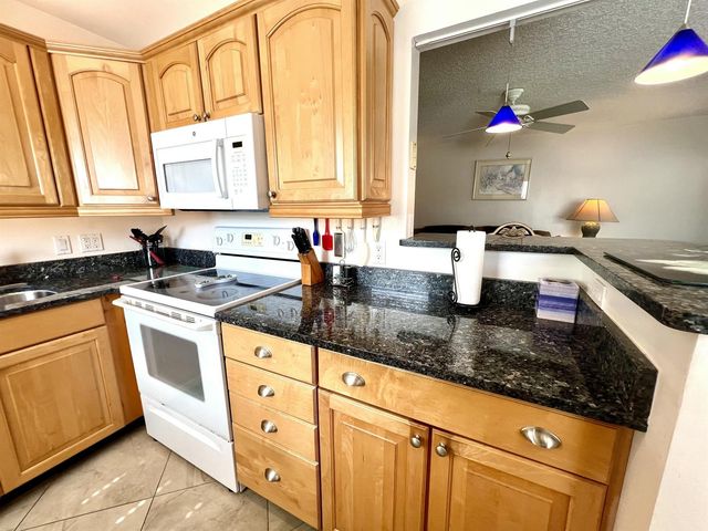 328 Farnham P, Deerfield Beach, FL 33442