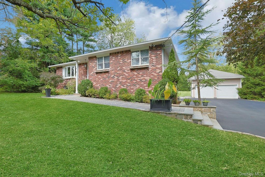 9 Stonegate Road, Valhalla, NY 10595 — photo 3