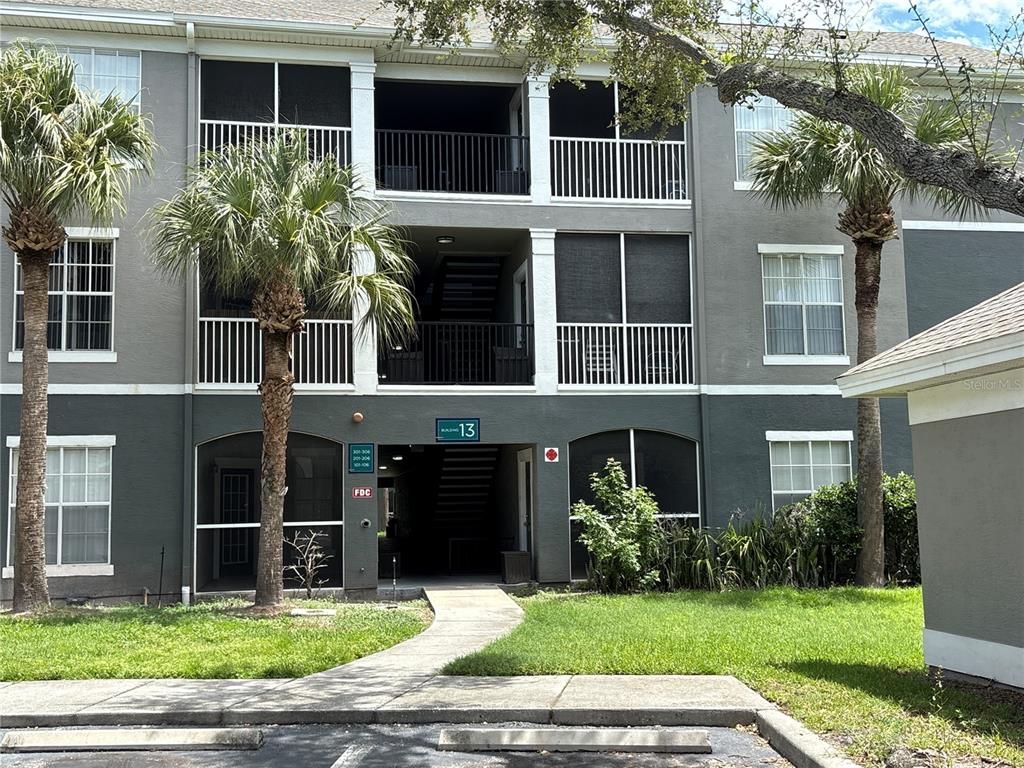 1306 HIGH HAMMOCK DRIVE 304, Tampa, FL 33619
