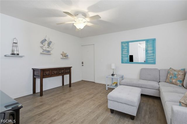 8141 Country RD 105, Fort Myers, FL 33919