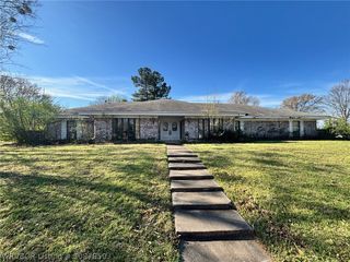 10201 Seven Oaks Road, Fort Smith, AR 72908
