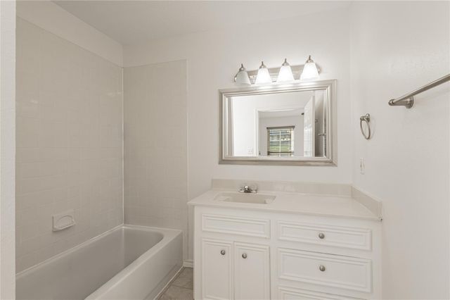 2118 Avenue M, Unit A, Huntsville, TX 77340