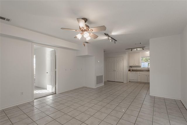 2118 Avenue M, Unit A, Huntsville, TX 77340