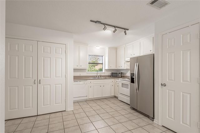 2118 Avenue M, Unit A, Huntsville, TX 77340