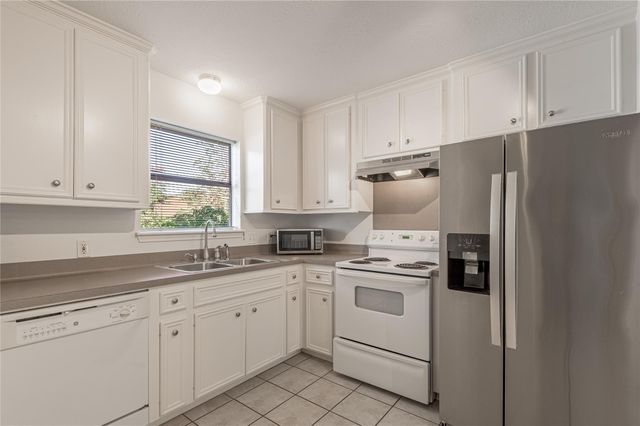 2118 Avenue M, Unit A, Huntsville, TX 77340