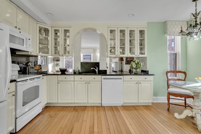 199 Marlborough 301, Boston, MA 02116