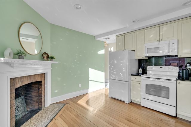 199 Marlborough 301, Boston, MA 02116