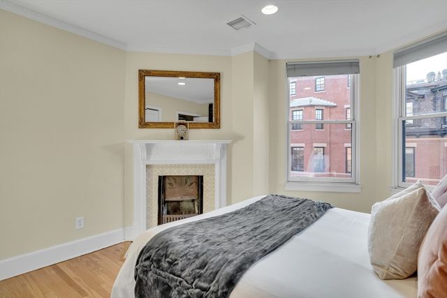 199 Marlborough 301, Boston, MA 02116