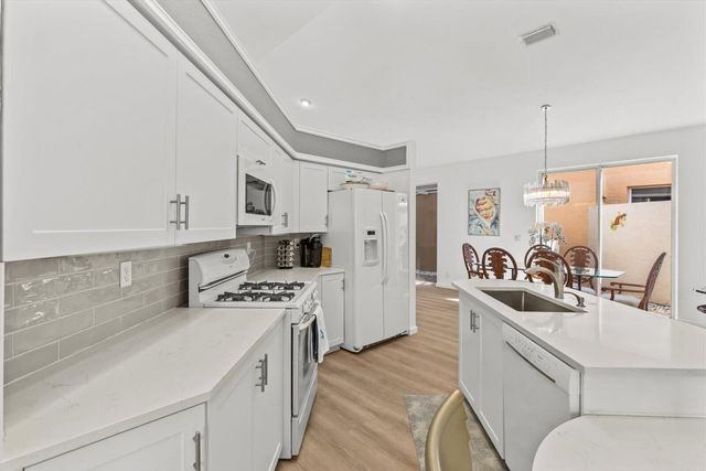 73 Via Verona, Palm Beach Gardens, FL 33418