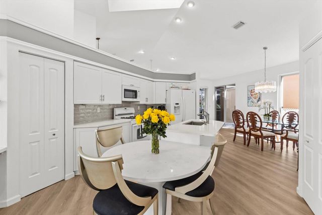 73 Via Verona, Palm Beach Gardens, FL 33418