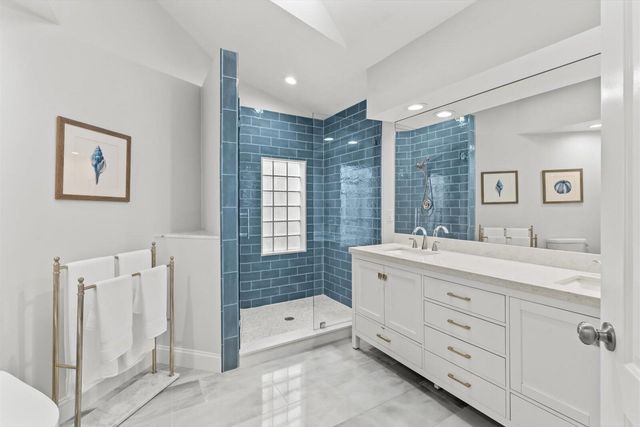 73 Via Verona, Palm Beach Gardens, FL 33418