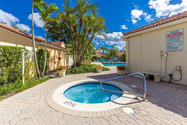 73 Via Verona, Palm Beach Gardens, FL 33418
