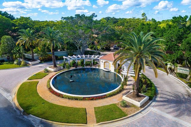 73 Via Verona, Palm Beach Gardens, FL 33418