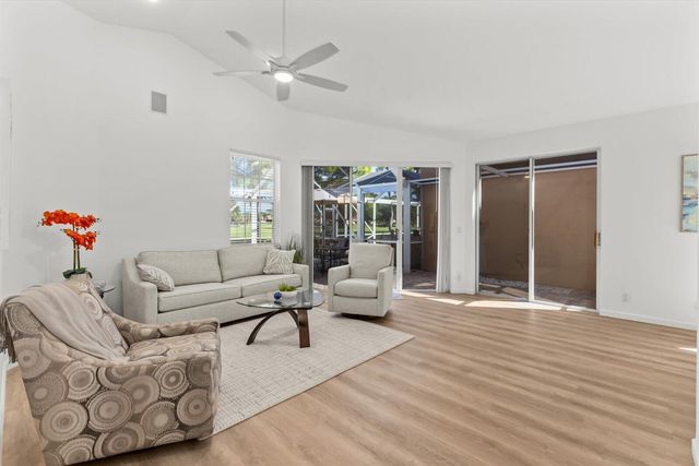 73 Via Verona, Palm Beach Gardens, FL 33418