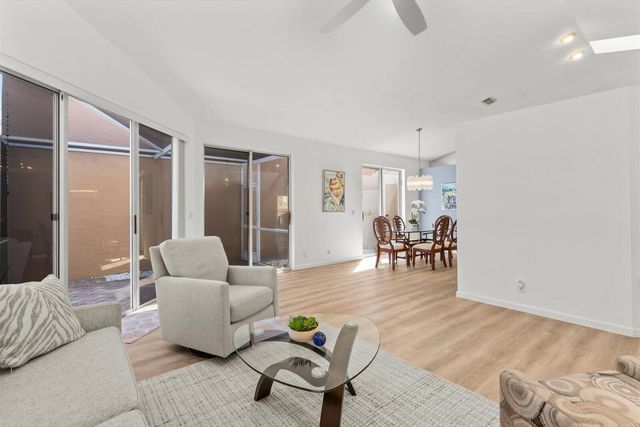 73 Via Verona, Palm Beach Gardens, FL 33418