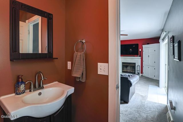 417 Helderview Drive, Altamont, NY 12009