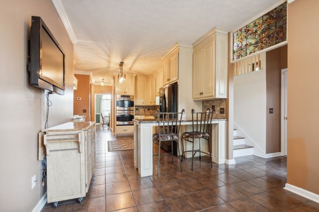 8018 Burntwood Dr, La Vergne, TN 37086