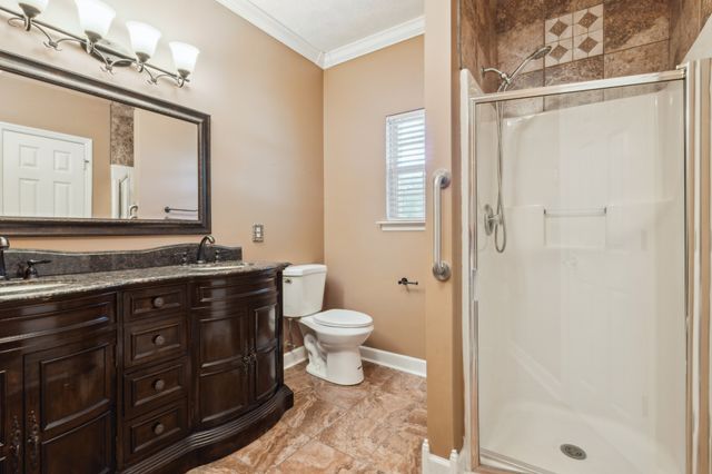 8018 Burntwood Dr, La Vergne, TN 37086