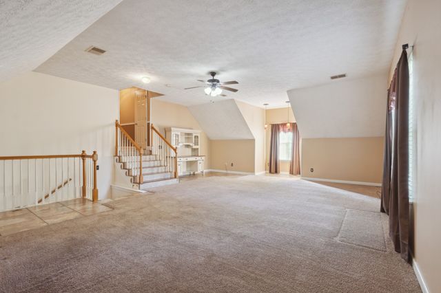 8018 Burntwood Dr, La Vergne, TN 37086