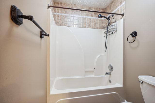 8018 Burntwood Dr, La Vergne, TN 37086