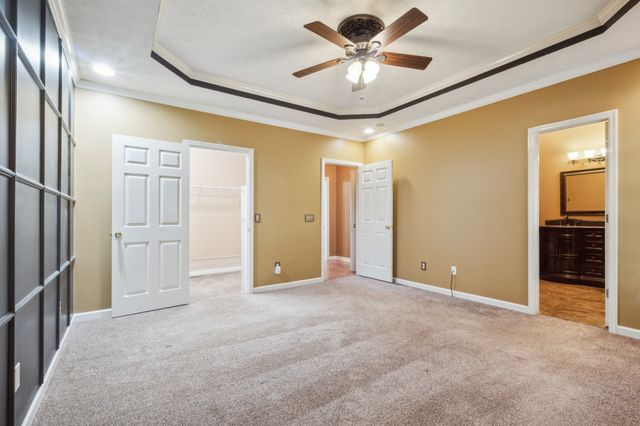 8018 Burntwood Dr, La Vergne, TN 37086