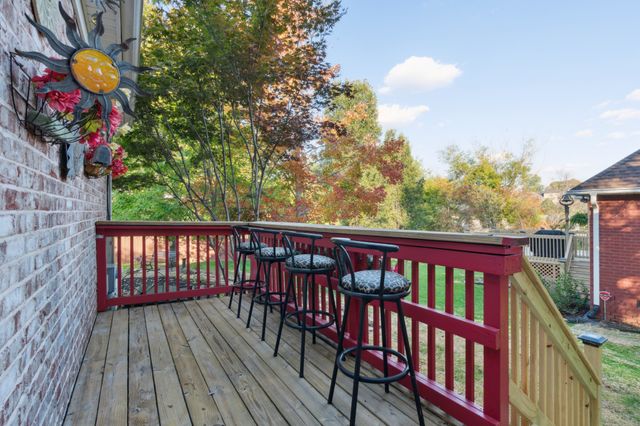 8018 Burntwood Dr, La Vergne, TN 37086