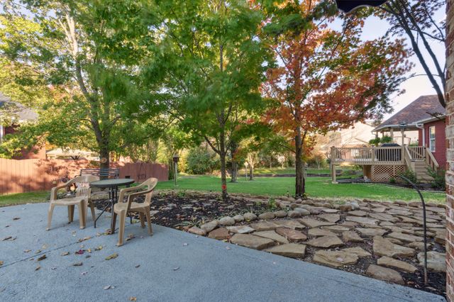 8018 Burntwood Dr, La Vergne, TN 37086