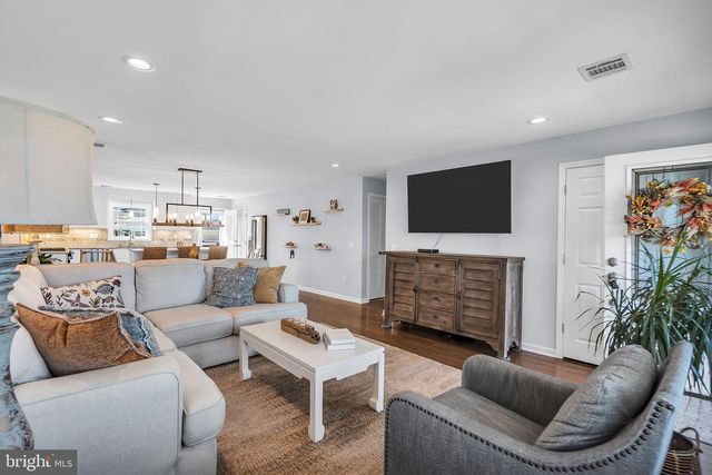 3245 WINDSOR AVE, Toms River, NJ 08753