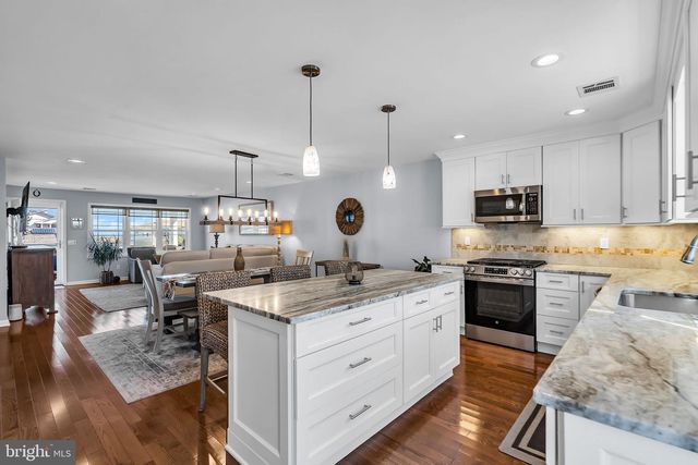 3245 WINDSOR AVE, Toms River, NJ 08753