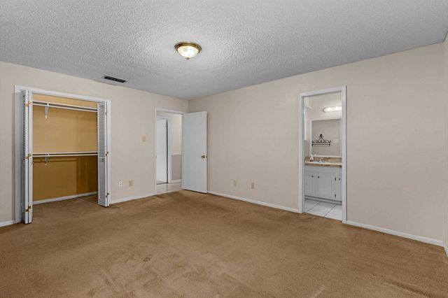 2002 Lee St, Longview, TX 75604