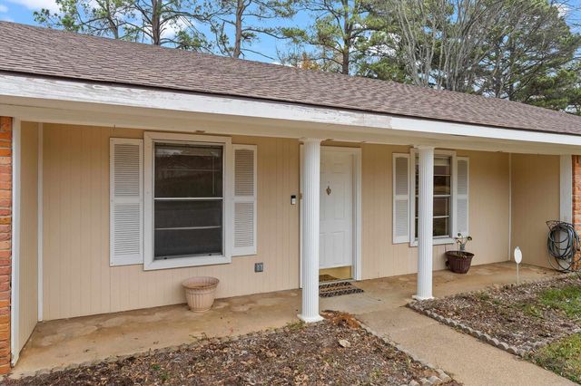 2002 Lee St, Longview, TX 75604