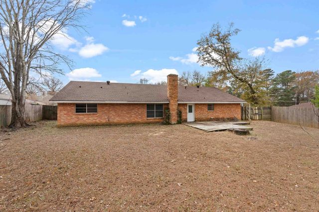 2002 Lee St, Longview, TX 75604