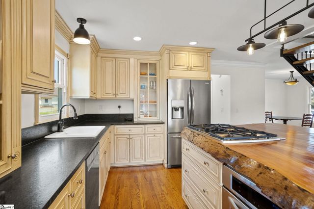 16 Spring Forest Court, Greenville, SC 29615