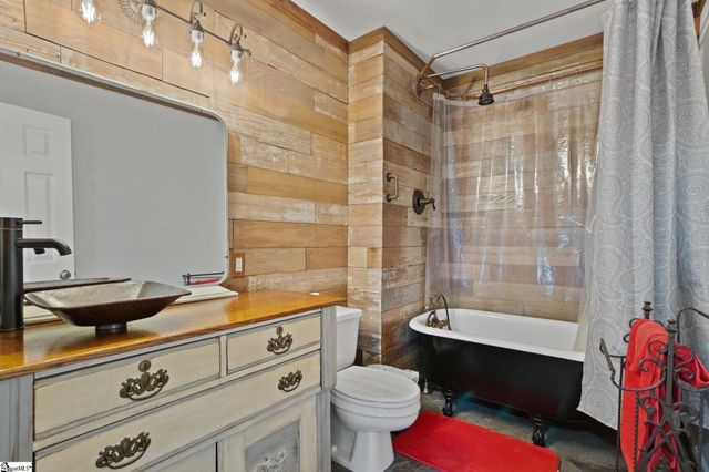 16 Spring Forest Court, Greenville, SC 29615