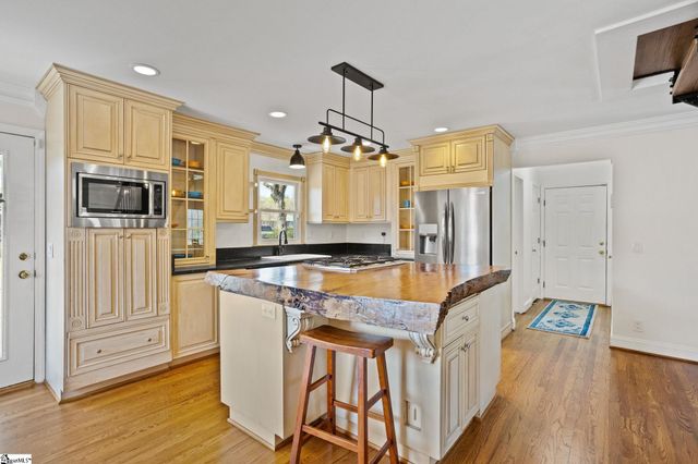 16 Spring Forest Court, Greenville, SC 29615